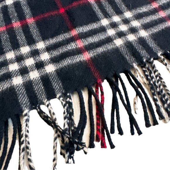 BURBERRY Nova Check Cashmere Scarf - Picture 5 of 10